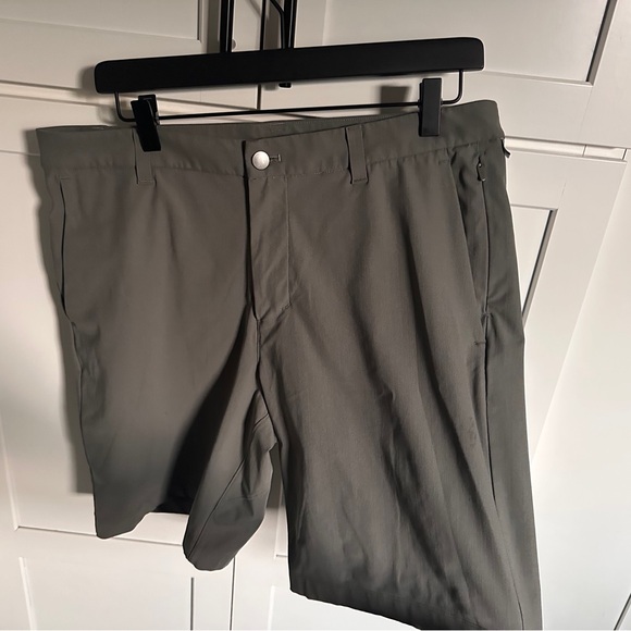 Lululemon | mens shorts, size 34 - Picture 3 of 10